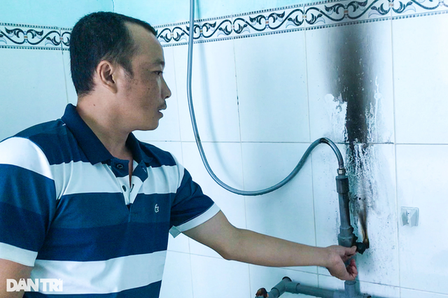 Công an gắn camera tìm nguyên nhân đồ đạc trong nhà dân tự bốc cháy - Hình 2 Cong an gan camera tim nguyen nhan do dac trong nha dan tu boc chay-Hinh-2