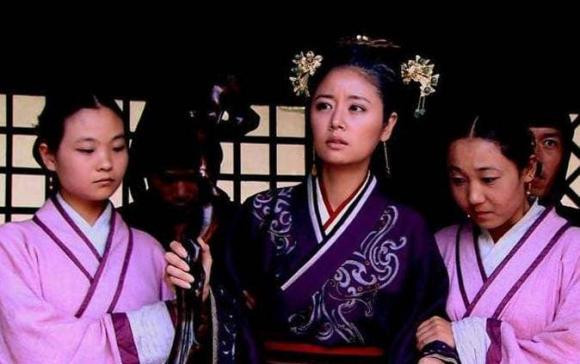 Cung nữ 'số đỏ' trở thành hoàng hậu nhờ sai lầm của thái giám Cung nu 'so do' tro thanh hoang hau nho sai lam cua thai giam