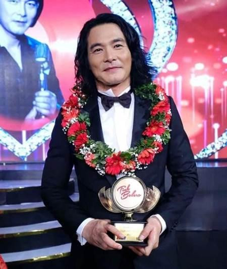 Sao nam Vbiz tuyên bố vỡ nợ sau khi chia tay vợ đại gia - Hình 2 Sao nam Vbiz tuyen bo vo no sau khi chia tay vo dai gia-Hinh-2