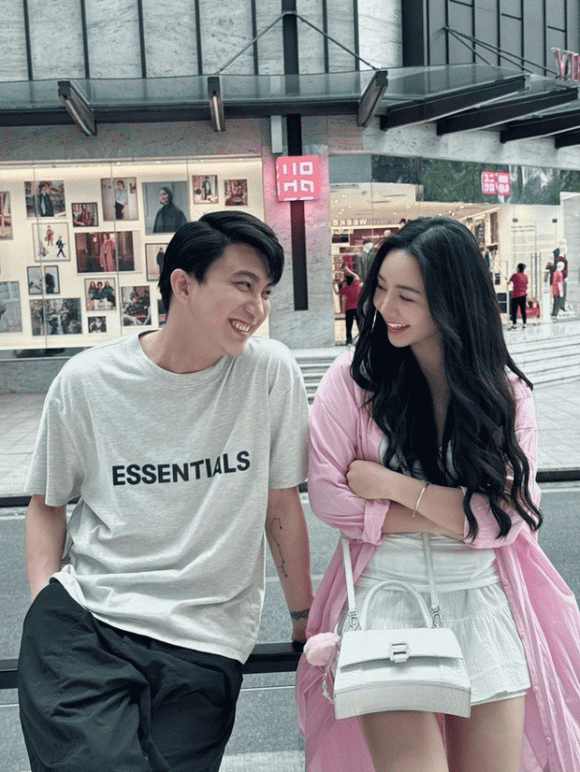 Quỳnh Kool - B Trần lộ bằng chứng hẹn hò, nhan sắc nữ chính gây sốt - Hình 4 Quynh Kool - B Tran lo bang chung hen ho, nhan sac nu chinh gay sot-Hinh-4