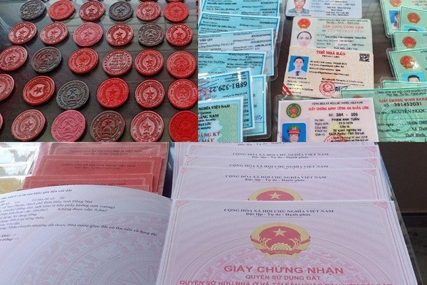 Bắt băng nhóm chuyên làm giả giấy tờ, thẻ công an liên tỉnh - Hình 2 Bat bang nhom chuyen lam gia giay to, the cong an lien tinh-Hinh-2