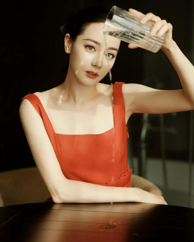 Địch Lệ Nhiệt Ba lên tiếng về tin đồn mang bầu - Hình 3 Dich Le Nhiet Ba len tieng ve tin don mang bau-Hinh-3