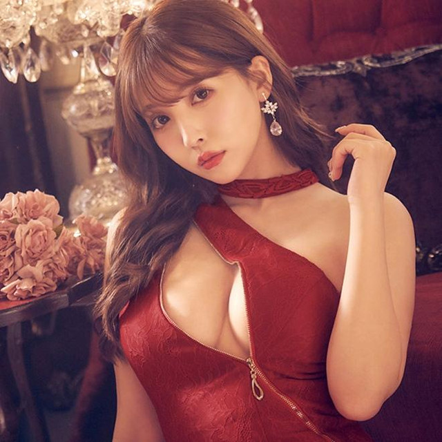 Sao phim 18+ uất nghẹn kể cảnh nóng phải diễn lại 5 lần - Hình 2 Sao phim 18+ uat nghen ke canh nong phai dien lai 5 lan-Hinh-2