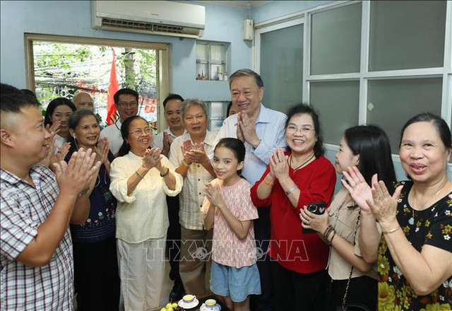 Tổng Bí thư Tô Lâm tri ân cố nhạc sĩ Văn Cao - Hình 2 Tong Bi thu To Lam tri an co nhac si Van Cao-Hinh-2