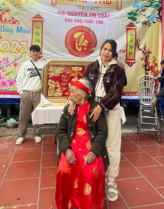 Chắt chúc cụ sống lâu trăm tuổi, cụ đáp khiến ai nấy “té ngửa” - Hình 3 Chat chuc cu song lau tram tuoi, cu dap khien ai nay “te ngua”-Hinh-3