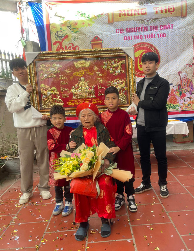 Chắt chúc cụ sống lâu trăm tuổi, cụ đáp khiến ai nấy “té ngửa” - Hình 4 Chat chuc cu song lau tram tuoi, cu dap khien ai nay “te ngua”-Hinh-4