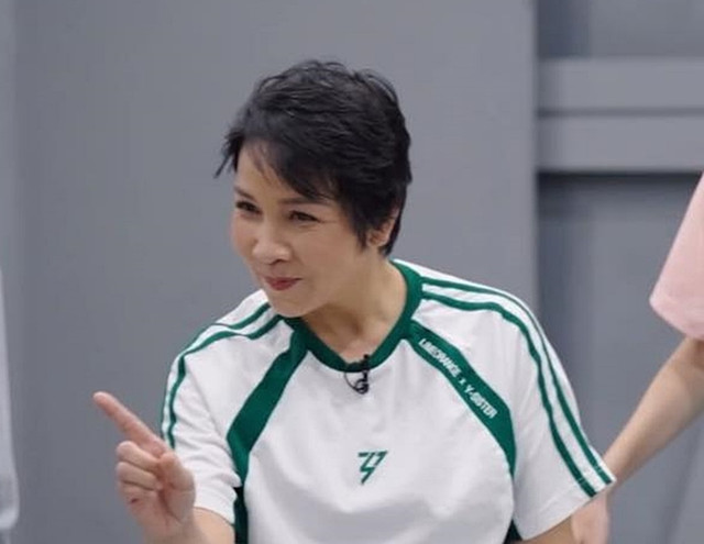 Nữ hoàng meme Mỹ Linh và hàng loạt biểu cảm hài hước - Hình 5 Nu hoang meme My Linh va hang loat bieu cam hai huoc-Hinh-5