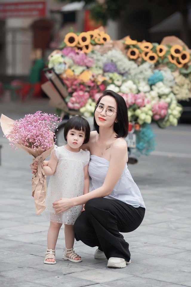 Kinh doanh dịch vụ xe hoa Hà Nội, thu nhập hàng triệu đồng mỗi ngày Kinh doanh dich vu xe hoa Ha Noi, thu nhap hang trieu dong moi ngay