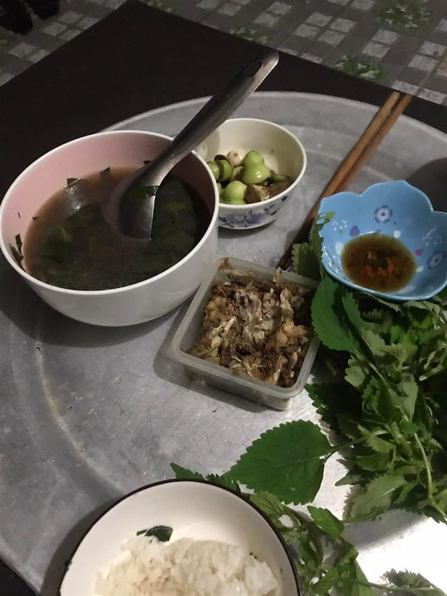 Gửi mẹ chồng 4 triệu/tháng, con dâu bầu bí uất nghẹn nhìn mâm cơm Gui me chong 4 trieu/thang, con dau bau bi uat nghen nhin mam com