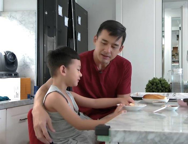 4 ông bố 'bỉm sữa' vật lộn khi phải chăm con thay vợ - Hình 3 4 ong bo 'bim sua' vat lon khi phai cham con thay vo-Hinh-3