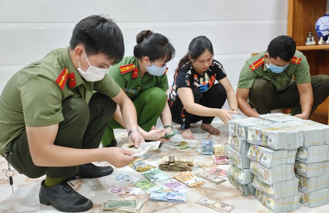 Tiệm vàng ở An Giang không kê khai nộp thuế hơn 10.000 tỷ đồng - Hình 2 Tiem vang o An Giang khong ke khai nop thue hon 10.000 ty dong-Hinh-2