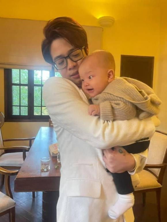 Một ngày làm bảo mẫu của Bùi Anh Tuấn thất bại "toàn tập" - Hình 4 Mot ngay lam bao mau cua Bui Anh Tuan that bai