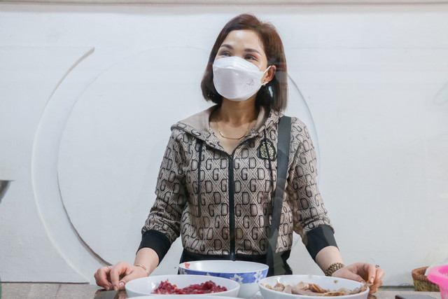 Nhiều quán đóng cửa, nghỉ Tết sớm khi phải dừng bán tại chỗ - Hình 3 Nhieu quan dong cua, nghi Tet som khi phai dung ban tai cho-Hinh-3