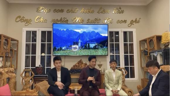 Hồ Văn Cường diện vest bảnh bao hát cùng Ngọc Sơn - Hình 2 Ho Van Cuong dien vest banh bao hat cung Ngoc Son-Hinh-2
