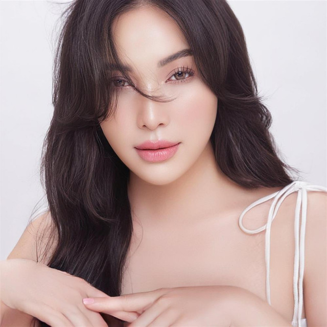 Quá khứ bị gạ qua đêm, tiếp rượu của Quỳnh Thư - Hình 2 Qua khu bi ga qua dem, tiep ruou cua Quynh Thu-Hinh-2