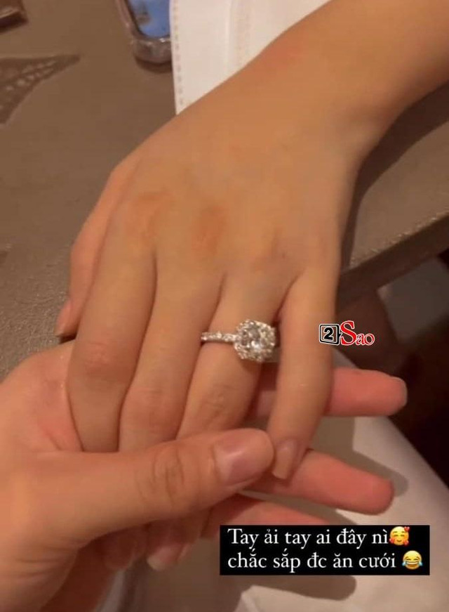 Đỗ Mỹ Linh lỡ tay làm lộ bạn trai là thiếu gia ngân hàng? - Hình 2 Do My Linh lo tay lam lo ban trai la thieu gia ngan hang?-Hinh-2