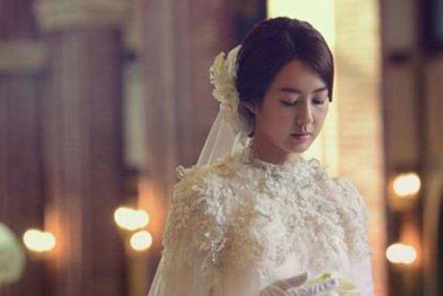 Chồng cũ tới phá đám cưới, bất ngờ khi nghe lời chân tình của người mới Chong cu toi pha dam cuoi, bat ngo khi nghe loi chan tinh cua nguoi moi