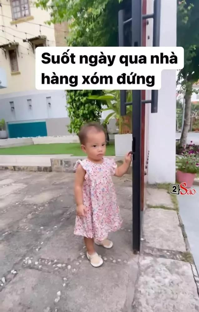 Không nhận ra con gái Hồ Ngọc Hà khi đội tóc giả - Hình 6 Khong nhan ra con gai Ho Ngoc Ha khi doi toc gia-Hinh-6