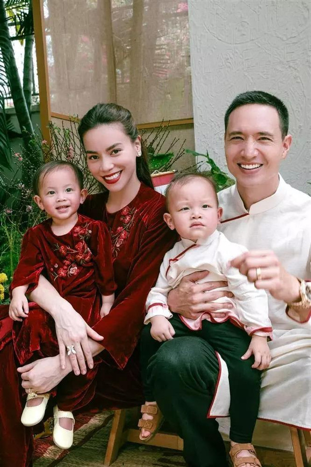 Không nhận ra con gái Hồ Ngọc Hà khi đội tóc giả - Hình 10 Khong nhan ra con gai Ho Ngoc Ha khi doi toc gia-Hinh-10