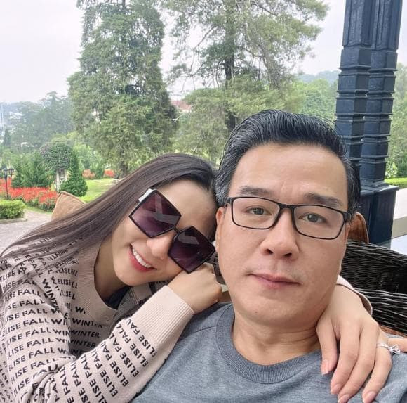 'Vua cá Koi' được Hà Thanh Xuân gội đầu, phục vụ 'tận răng' khi đi du lịch Mỹ - Hình 8 'Vua ca Koi' duoc Ha Thanh Xuan goi dau, phuc vu 'tan rang' khi di du lich My-Hinh-8