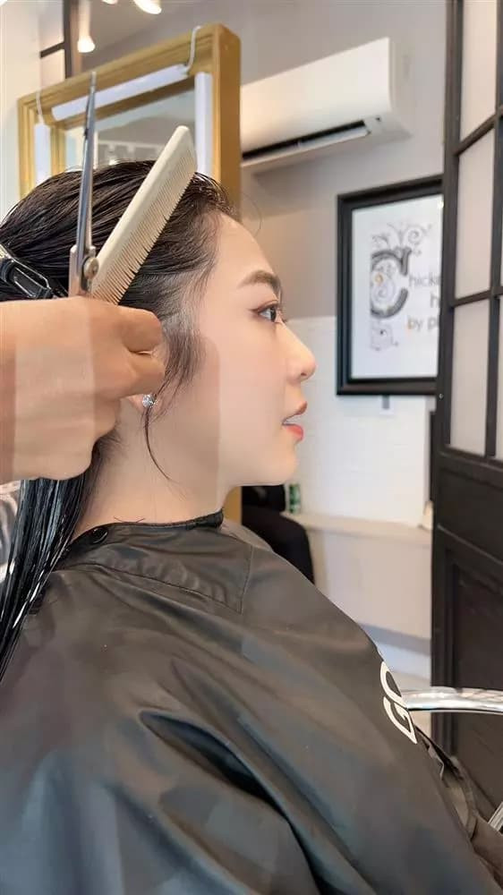 'Vua cá Koi' được Hà Thanh Xuân gội đầu, phục vụ 'tận răng' khi đi du lịch Mỹ - Hình 3 'Vua ca Koi' duoc Ha Thanh Xuan goi dau, phuc vu 'tan rang' khi di du lich My-Hinh-3