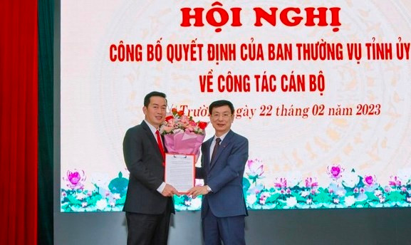 Luân chuyển, bổ nhiệm nhiều cán bộ chủ chốt ở Nam Định Luan chuyen, bo nhiem nhieu can bo chu chot o Nam Dinh