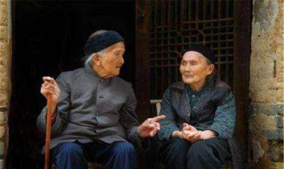Đàn ông sợ cô đơn, đàn bà sợ góa phụ... là gì? Dan ong so co don, dan ba so goa phu... la gi?