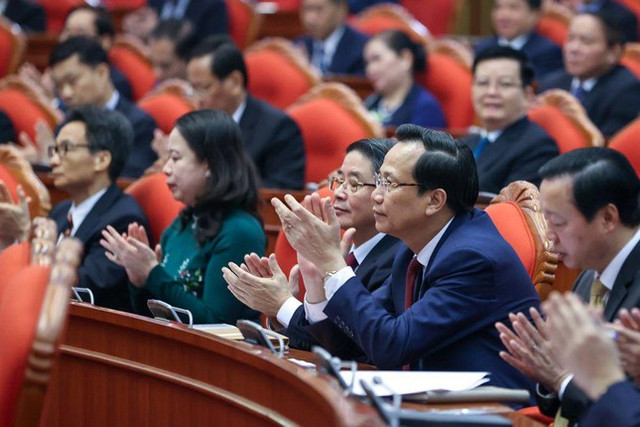 Trung ương thảo luận báo cáo kiểm điểm của Bộ Chính trị, Ban Bí thư Trung uong thao luan bao cao kiem diem cua Bo Chinh tri, Ban Bi thu