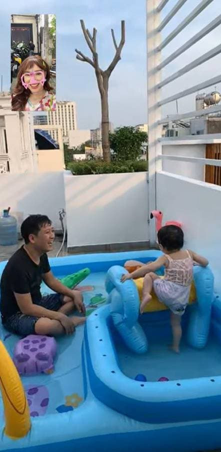 Trường Giang đúng chuẩn chồng người ta ở nhà chơi cùng con gái - Hình 3 Truong Giang dung chuan chong nguoi ta o nha choi cung con gai-Hinh-3