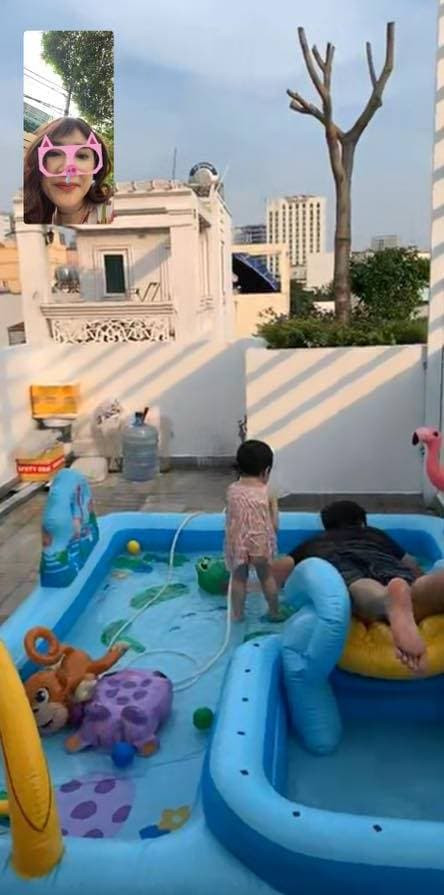 Trường Giang đúng chuẩn chồng người ta ở nhà chơi cùng con gái Truong Giang dung chuan chong nguoi ta o nha choi cung con gai