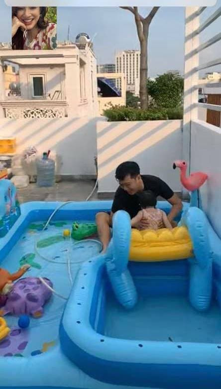 Trường Giang đúng chuẩn chồng người ta ở nhà chơi cùng con gái - Hình 4 Truong Giang dung chuan chong nguoi ta o nha choi cung con gai-Hinh-4