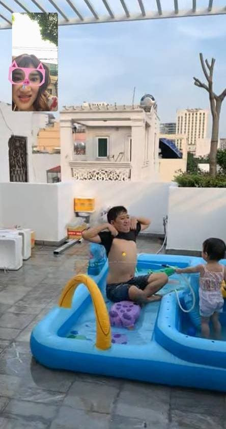 Trường Giang đúng chuẩn chồng người ta ở nhà chơi cùng con gái - Hình 2 Truong Giang dung chuan chong nguoi ta o nha choi cung con gai-Hinh-2