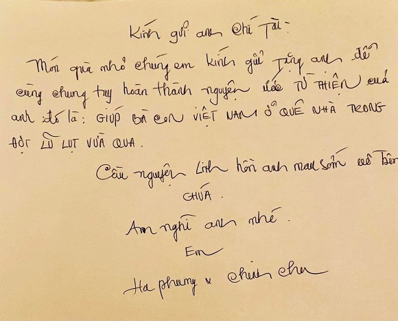 Em gái Cẩm Ly viếng tặng đám tang NS Chí Tài 50.000 USD - Hình 4 Em gai Cam Ly vieng tang dam tang NS Chi Tai 50.000 USD-Hinh-4