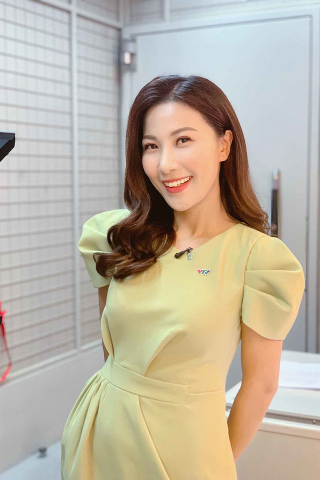 BTV Quỳnh Hoa "thời tiết" bất ngờ dẫn thời sự Chào buổi sáng VTV - Hình 3 BTV Quynh Hoa