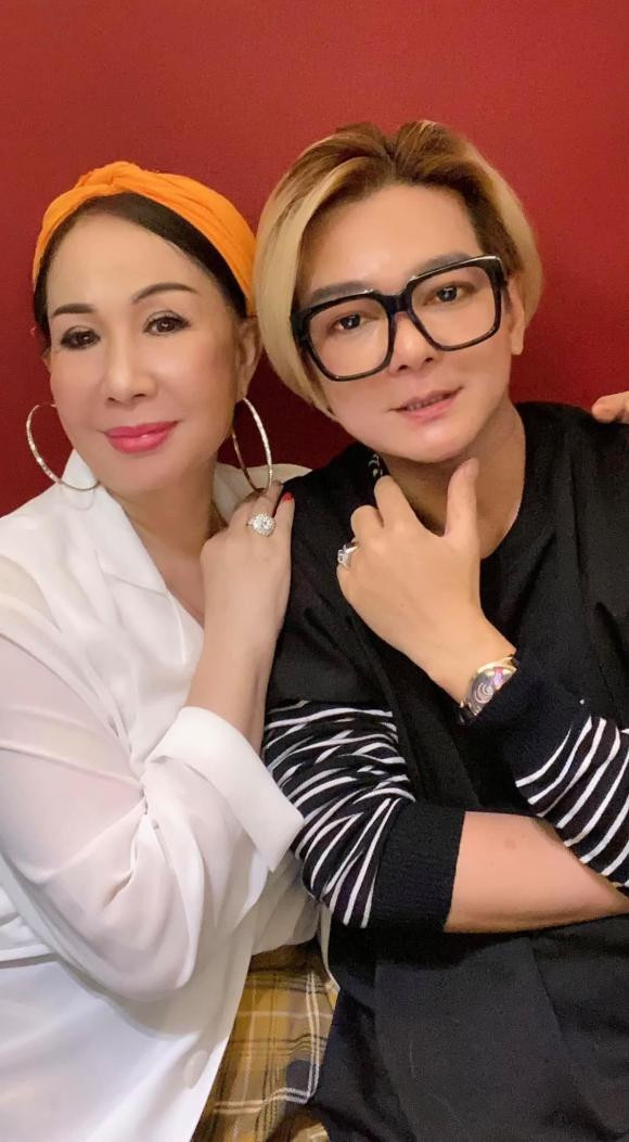 Vũ Hà khoe loạt ảnh tình tứ bên vợ đại gia hơn 8 tuổi Vu Ha khoe loat anh tinh tu ben vo dai gia hon 8 tuoi