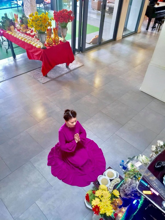 Mẹ Hồ Ngọc Hà khoe đầy tháng 2 cháu, chi tiết này gây chú ý - Hình 2 Me Ho Ngoc Ha khoe day thang 2 chau, chi tiet nay gay chu y-Hinh-2