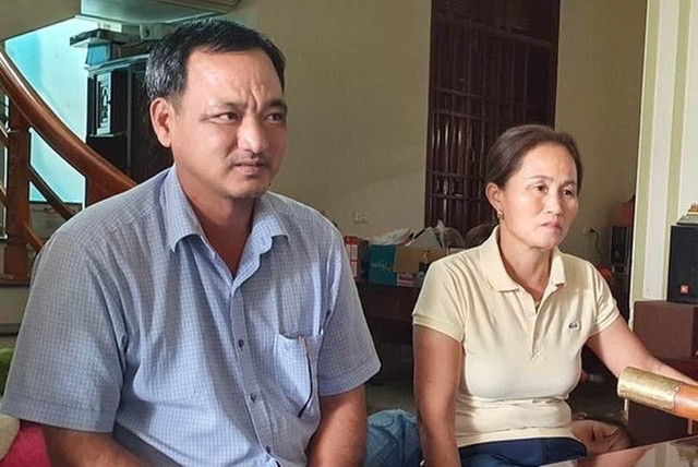 Sốt ảnh Hoa hậu Đỗ Thị Hà lấm lem đi cấy khi chưa đăng quang - Hình 2 Sot anh Hoa hau Do Thi Ha lam lem di cay khi chua dang quang-Hinh-2