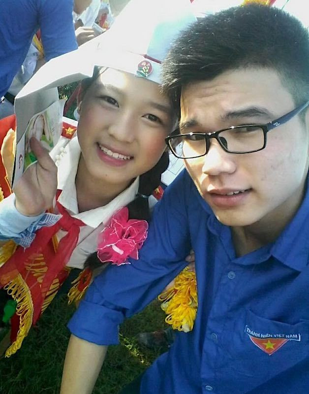Sốt ảnh Hoa hậu Đỗ Thị Hà lấm lem đi cấy khi chưa đăng quang - Hình 4 Sot anh Hoa hau Do Thi Ha lam lem di cay khi chua dang quang-Hinh-4