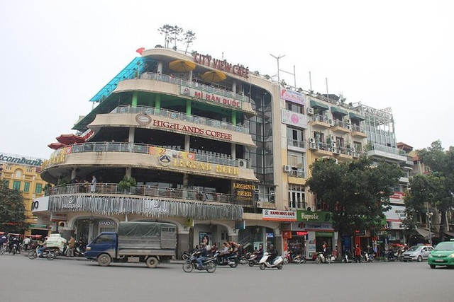 Vì sao Hà Nội xem xét phá bỏ tòa nhà "Hàm cá mập"? Vi sao Ha Noi xem xet pha bo toa nha