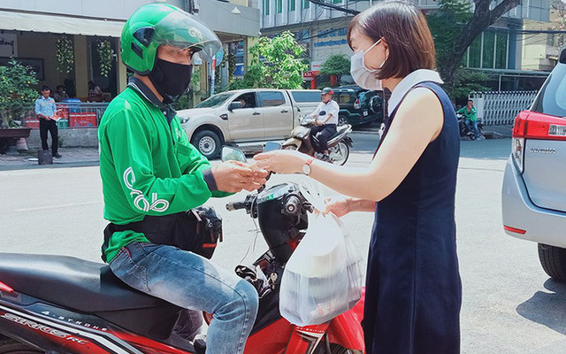 Hà Nội chính thức dừng hoạt động ‘xe ôm công nghệ’ và shipper giao hàng Ha Noi chinh thuc dung hoat dong ‘xe om cong nghe’ va shipper giao hang