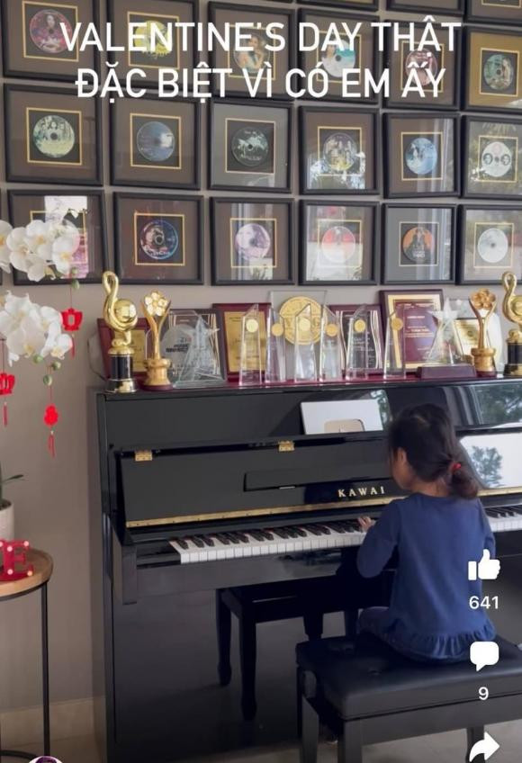 Món quà bất ngờ Thanh Thảo khoe ngày Valentine - Hình 2 Mon qua bat ngo Thanh Thao khoe ngay Valentine-Hinh-2
