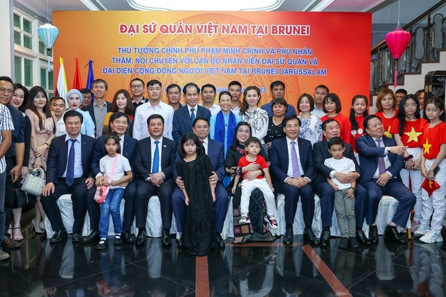 Thủ tướng Phạm Minh Chính: Đại sứ quán cần “coi bà con như người nhà, như anh em ruột thịt“ - Hình 2 Thu tuong Pham Minh Chinh: Dai su quan can “coi ba con nhu nguoi nha, nhu anh em ruot thit“-Hinh-2