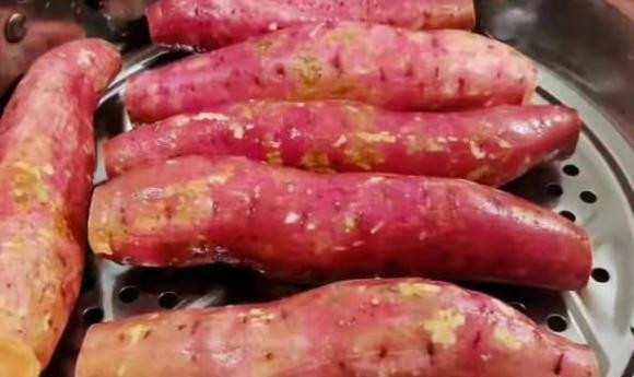 Bí quyết hấp khoai lang ngon không phải ai cũng biết - Hình 4 Bi quyet hap khoai lang ngon khong phai ai cung biet-Hinh-4