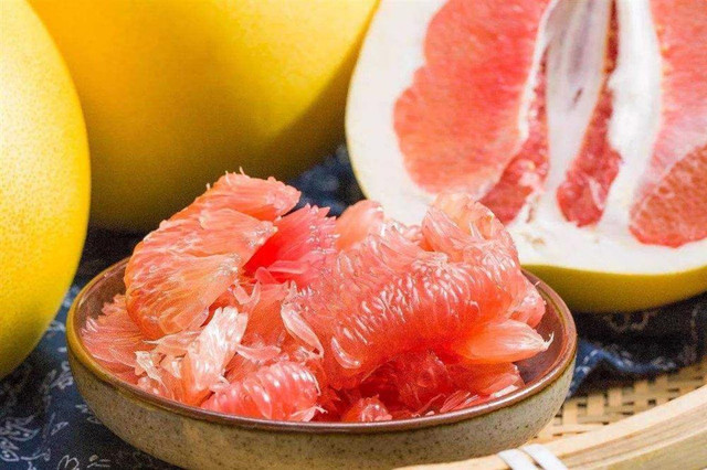 Bưởi tốt sức khỏe nhưng 1 tiếng sau khi ăn không đụng thứ này - Hình 2 Buoi tot suc khoe nhung 1 tieng sau khi an khong dung thu nay-Hinh-2