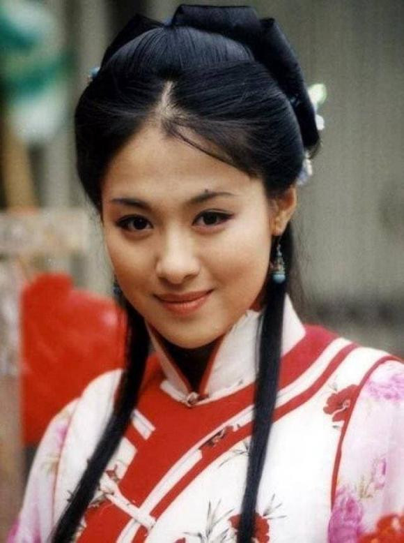 Phụ nữ có 3 loại nốt ruồi này ở lông mày thì trời sinh phú quý - Hình 3 Phu nu co 3 loai not ruoi nay o long may thi troi sinh phu quy-Hinh-3