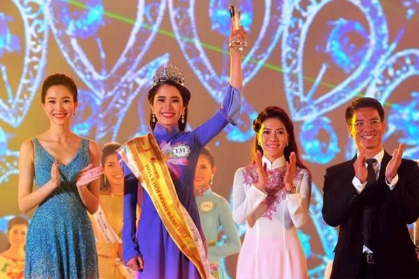 Nam Em bị tước quyền đồng hành với Hoa hậu Đồng bằng sông Cửu Long Nam Em bi tuoc quyen dong hanh voi Hoa hau Dong bang song Cuu Long