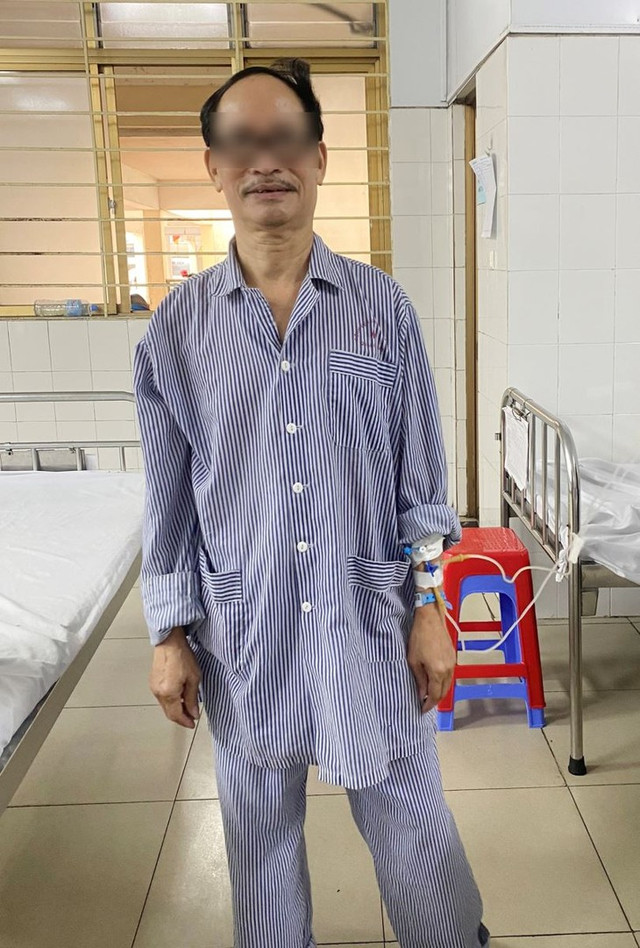 Cụ ông phục hồi tốt sau 3 ngày mổ cắt ung thư đại tràng - Hình 4 Cu ong phuc hoi tot sau 3 ngay mo cat ung thu dai trang-Hinh-4