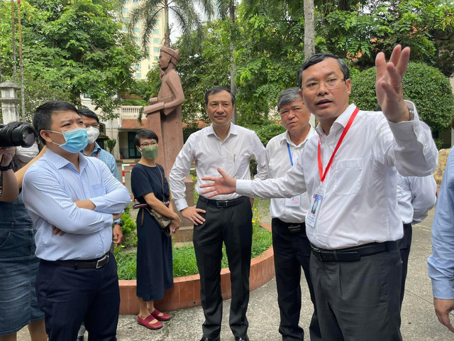 Thi tốt nghiệp THPT: Muôn kiểu bảo mật đề thi Thi tot nghiep THPT: Muon kieu bao mat de thi