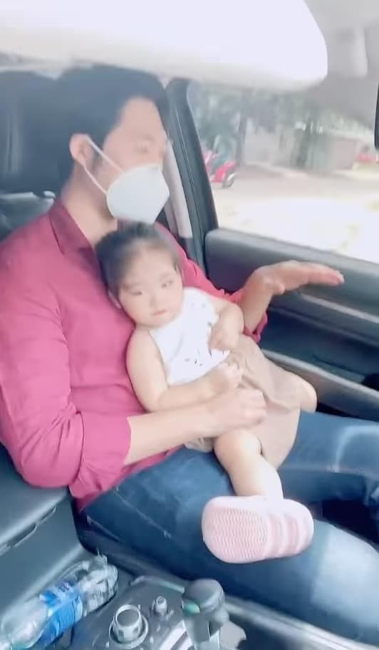 Chi tiết hé lộ quan hệ của Pha Lê và chồng cũ thân thiết - Hình 5 Chi tiet he lo quan he cua Pha Le va chong cu than thiet-Hinh-5