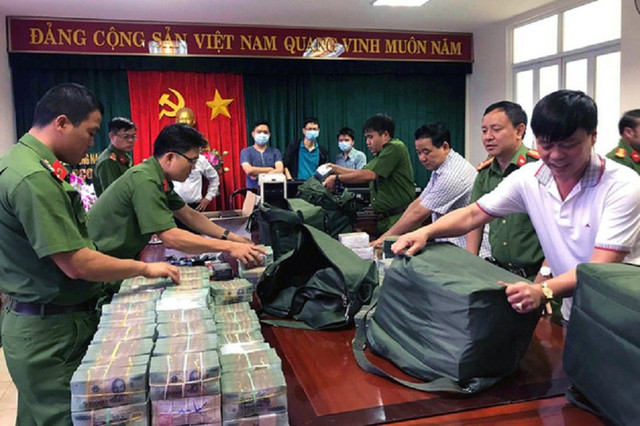 Đường đi của 200 triệu lít xăng trị giá 2.800 tỉ đồng Duong di cua 200 trieu lit xang tri gia 2.800 ti dong